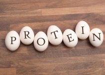 Fa bene mangiare proteine prima di andare a dormire?